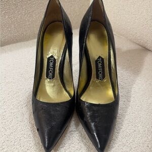 Tom Ford Black Pointed Leather Pumps with Gold Insole Very Good condition!